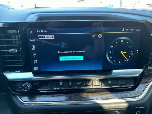 Used 2025 Chevrolet Silverado 2500 LT w/ Convenience Package image 40