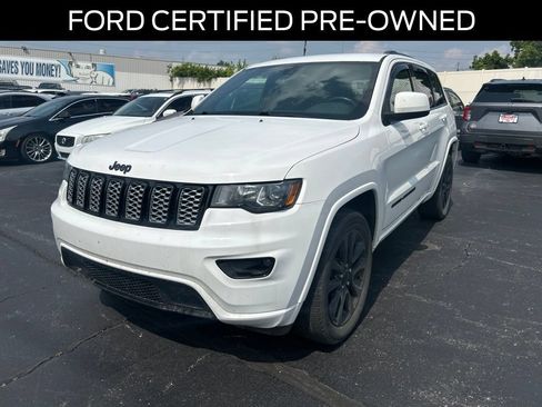 Used 2018 Jeep Grand Cherokee Altitude AWD/4WD image 2