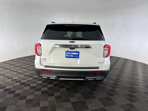 Used 2020 Ford Explorer XLT w/ Equipment Group 202A AWD/4WD image 8