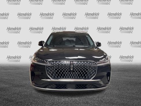 Used 2025 Lincoln Aviator 2WD image 3