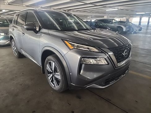Used 2023 Nissan Rogue SL w/ SL Premium Package FWD image 1