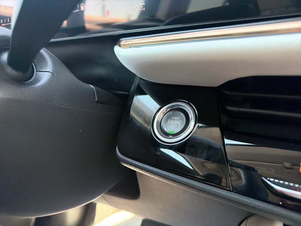 Used 2025 Buick Envision Avenir AWD/4WD image 36