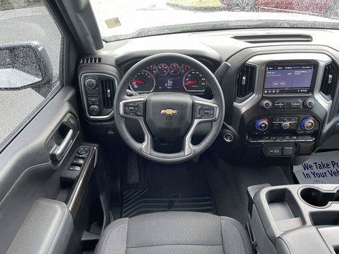 Used 2021 Chevrolet Silverado 1500 LT RWD image 2