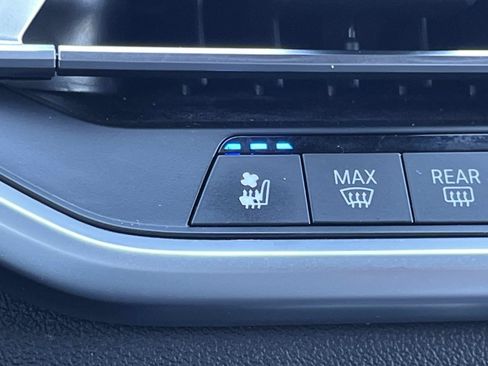 Used 2020 BMW X7 M50i w/ Luxury Seating Package AWD/4WD image 37