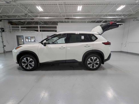 Used 2021 Nissan Rogue SV w/ Premium Package AWD/4WD image 12