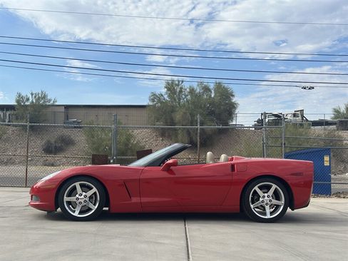 Used 2005 Chevrolet Corvette Convertible w/ Preferred Equipment Group RWD image 4