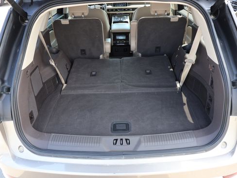 Used 2020 Lincoln Aviator Reserve w/ Equipment Group 201A AWD/4WD image 17