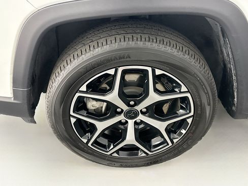 Used 2025 Jeep Compass Limited AWD/4WD image 11