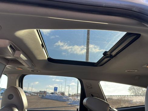 Used 2015 Chevrolet Traverse LT image 22