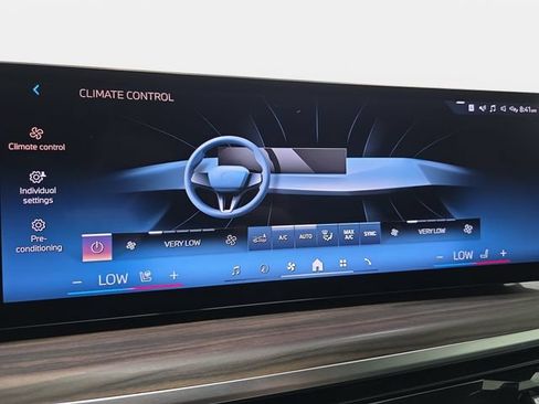 Used 2025 BMW X5 xDrive40i w/ M Sport Package AWD/4WD image 20