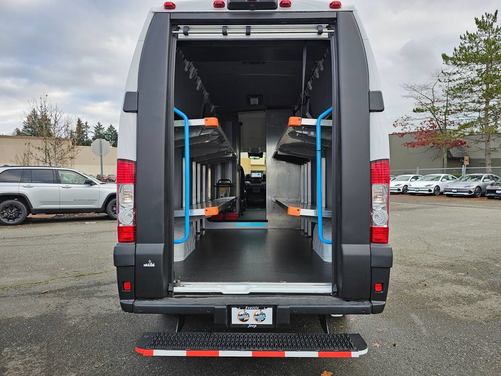 New 2024 RAM ProMaster 3500 w/ Delivery Van Package FWD image 15