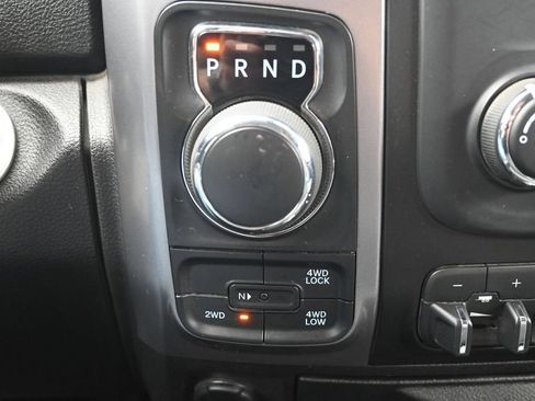 Used 2022 RAM 1500 Classic SLT AWD/4WD image 19