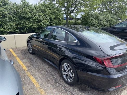 Certified 2023 Hyundai Sonata SEL w/ Convenience Package FWD image 2