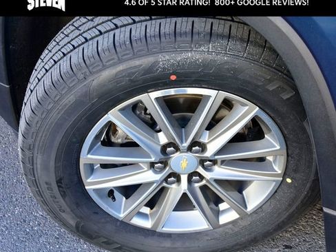 Used 2023 Chevrolet Traverse LT image 32