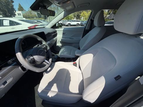 Used 2024 Hyundai Kona SEL FWD image 5