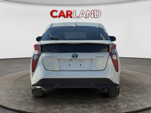 Used 2018 Toyota Prius Three Touring FWD image 5