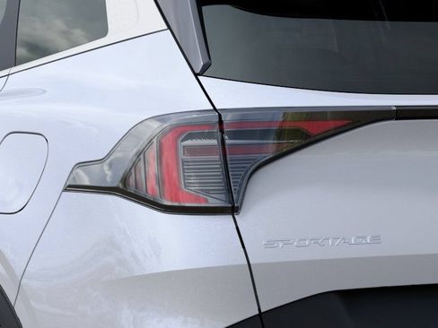 New 2026 Kia Sportage LX FWD image 11