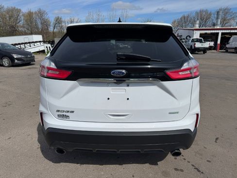 Used 2019 Ford Edge SE FWD image 4
