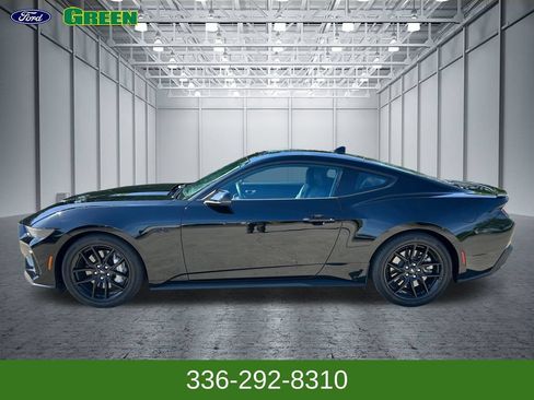 Used 2025 Ford Mustang GT Premium RWD image 2