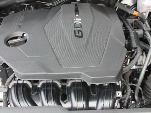 Used 2023 Kia Sportage EX image 19