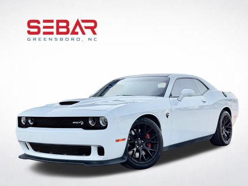 Used 2020 Dodge Challenger SRT Hellcat w/ Plus Package RWD image 2