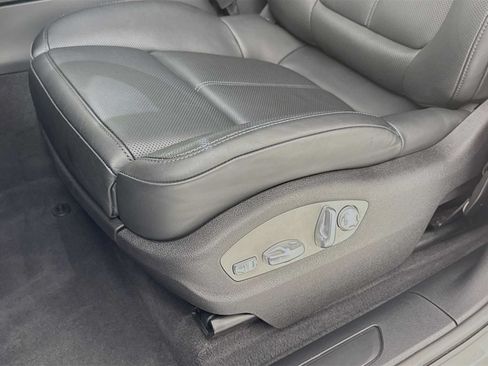 Certified 2026 Porsche Macan AWD/4WD image 13