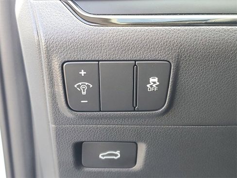 New 2025 Kia K5 LXS image 22