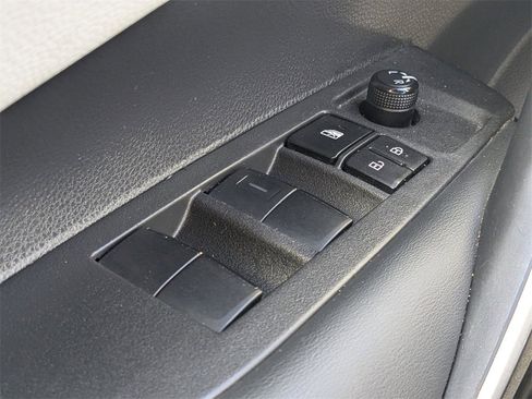 Used 2023 Toyota Corolla SE image 18