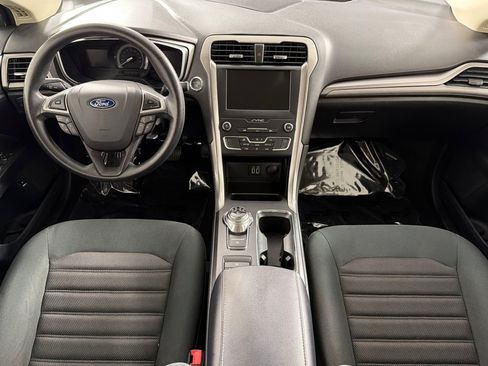 Used 2019 Ford Fusion SE FWD image 12