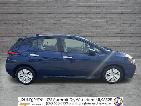 Used 2025 Nissan Leaf S FWD image 2