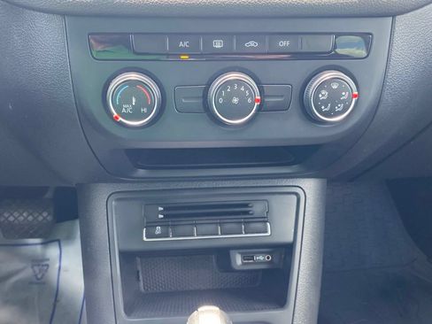 Used 2018 Volkswagen Tiguan Limited w/ Premium Package FWD image 23