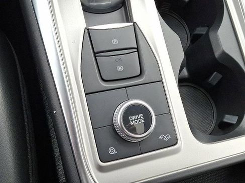 Certified 2022 Ford Explorer XLT w/ Equipment Group 202A image 26