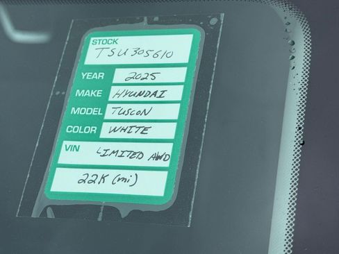 Used 2025 Hyundai Tucson Limited image 12