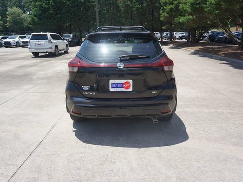 Used 2021 Nissan Kicks SR w/ Interior Electronics Package FWD image 18