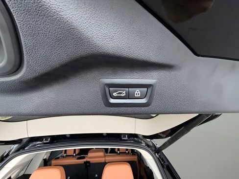 Used 2022 BMW X7 xDrive40i w/ Executive Package image 41