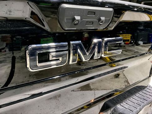 Used 2024 GMC Sierra 2500 Denali Ultimate AWD/4WD image 31