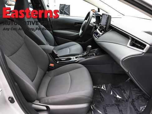 Used 2022 Toyota Corolla LE FWD image 23