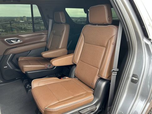 Used 2022 Chevrolet Tahoe High Country w/ Premium Package 2 AWD/4WD image 20