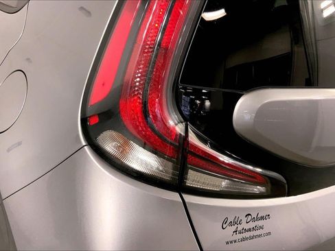 Certified 2025 Kia Soul LX w/ LX Technology Package FWD image 27
