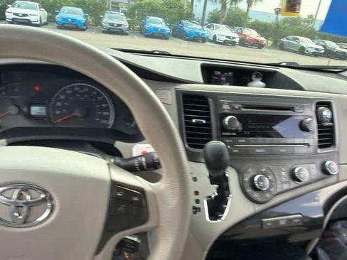 Used 2012 Toyota Sienna LE FWD image 16