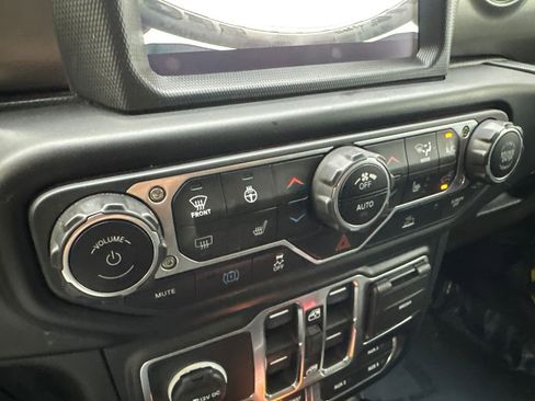 Used 2023 Jeep Wrangler Unlimited Rubicon 4xe w/ Cold Weather Group AWD/4WD image 67