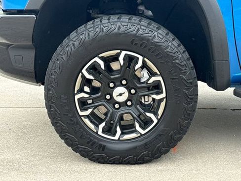 Used 2022 Chevrolet Silverado 1500 ZR2 w/ Technology Package image 11