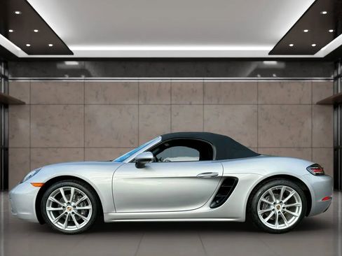 Used 2019 Porsche 718 Boxster image 11