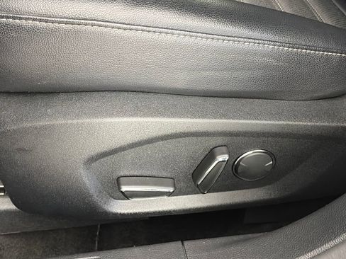 Certified 2018 Ford Fusion SE w/ Equipment Group 201A FWD image 26