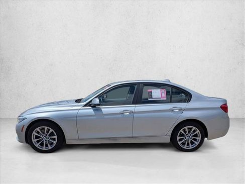 Used 2017 BMW 320i xDrive Sedan AWD/4WD image 9