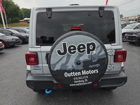 Certified 2023 Jeep Wrangler Unlimited Rubicon 4xe w/ Cold Weather Group AWD/4WD image 5