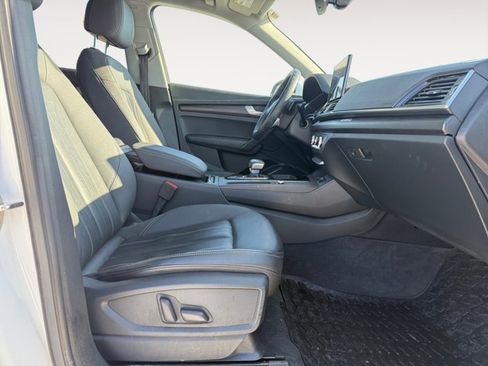 Used 2021 Audi Q5 Premium image 17