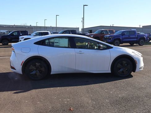 New 2026 Toyota Prius Plug-In Hybrid image 8