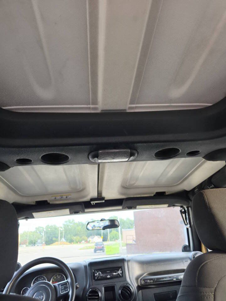 Used 2014 Jeep Wrangler Sport AWD/4WD image 16