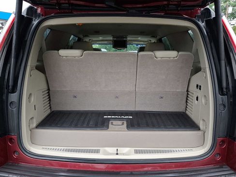 Used 2016 Cadillac Escalade Premium AWD/4WD image 27